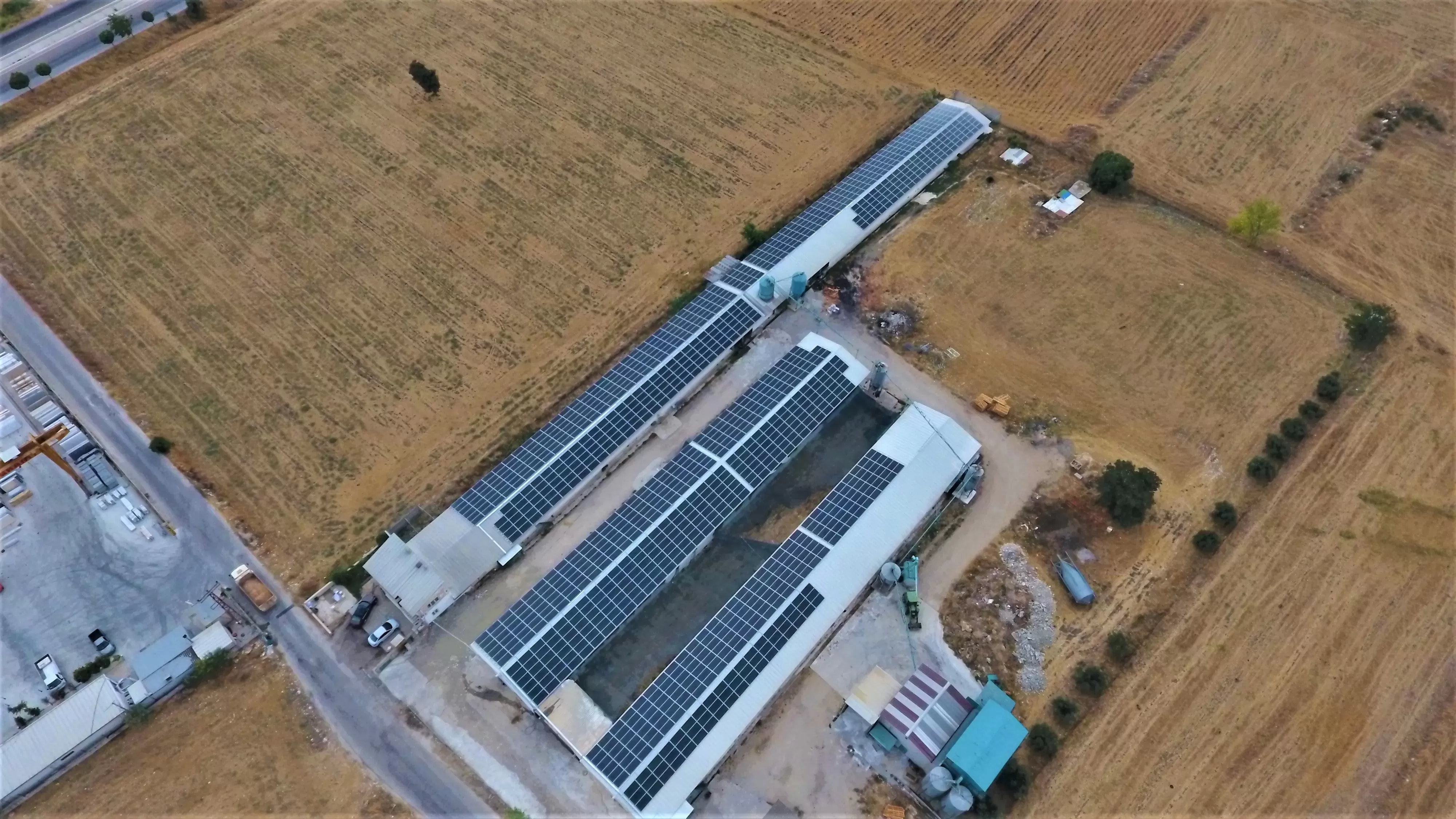 ÜSTÜN TAVUKÇULUK - YEŞİLÇOMLU