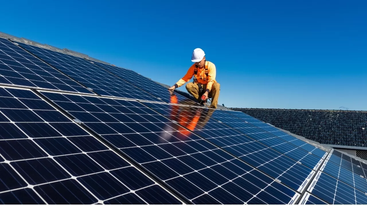 Güneş Enerjisi: Sürdürülebilir Geleceğin Temel Taşı